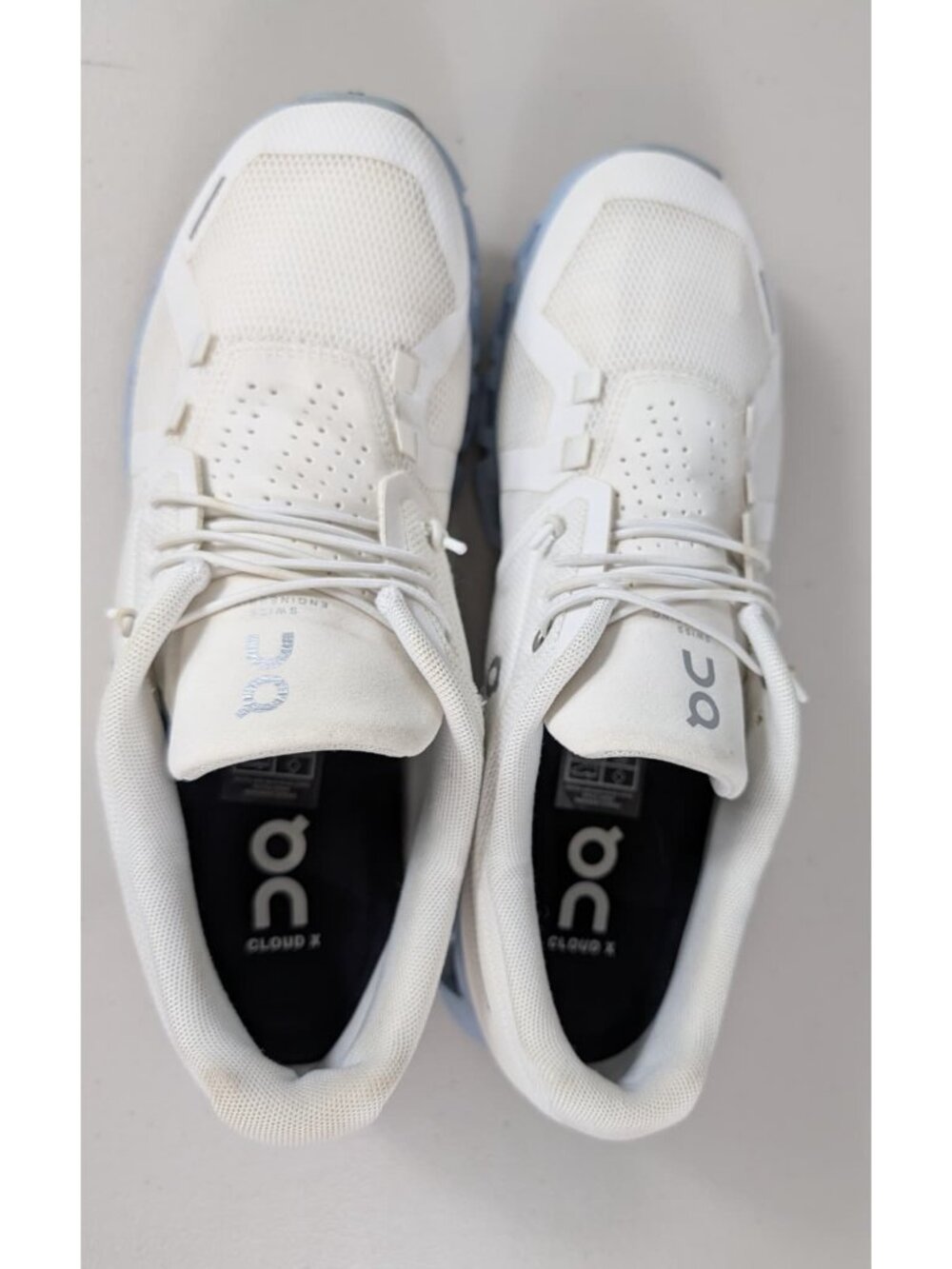On cloud running sneakers in white/blue color women's size 9 - Picture 5 of 15